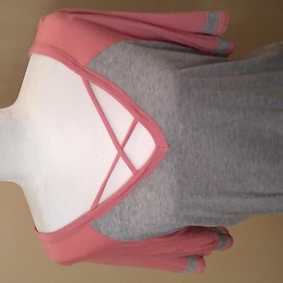5 for $20! Grey and pink short sleeve t-shirt - Picture 2 of 6